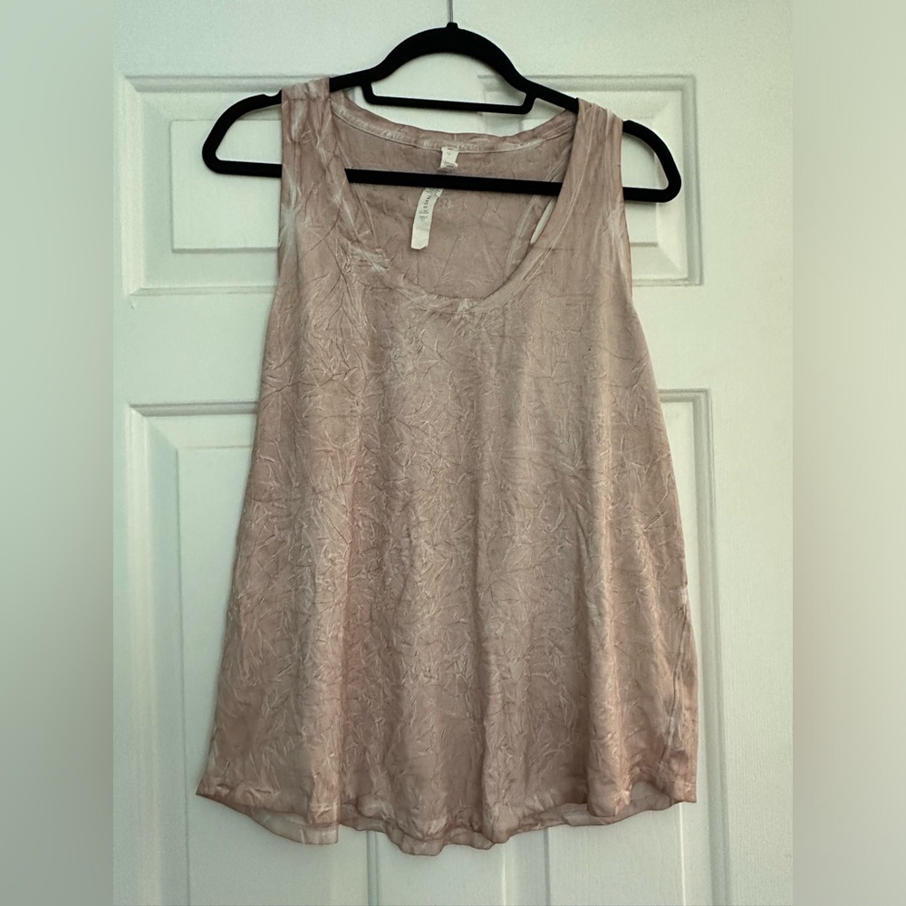 Lululemon pink marbled tank